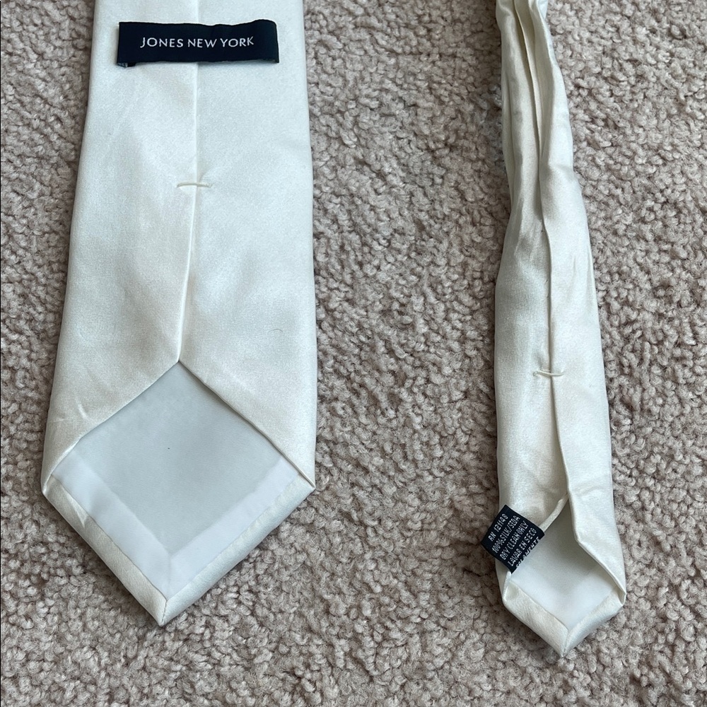 Jones New York Classic Ivory Tie - Picture 3 of 3